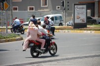 TEHLİKELİ YOLCULUK - Hem kendisinin hem de ailesinin canını hiçe saydı