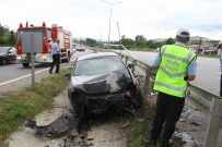 AYDINLATMA DİREĞİ - Samsun'da Trafik Kazası Açıklaması 3 Yaralı