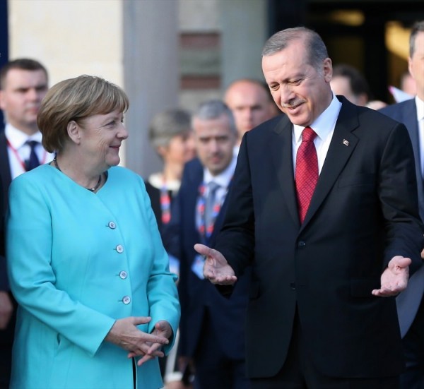 Cumhurbaşkanı Erdoğan ile Merkel görüştü