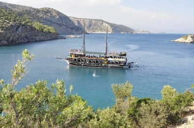 Gezi Tekneleri Taşucu'nun Tanıtımına Büyük Katkı Sağlıyor