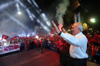 Başkan Kamil Saraçoğlu Açıklaması Bayrağını Alıp Meydanlara Koşan Hemşehrilerimle Gurur Duyuyorum