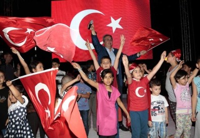 Birlik Ve Beraberlik İçinde Demokrasi Nöbeti 17. Gününe Girdi