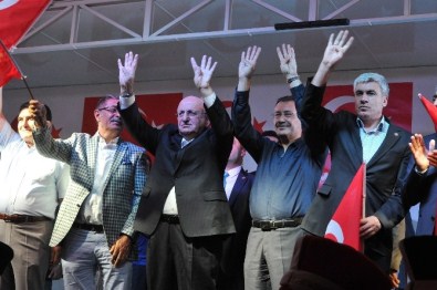 TBMM Başkanı Kahraman, 15 Temmuz Kızılay Demokrasi Meydanı'nda Milli İrade Nöbetine Katıldı