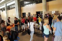 MAVI YOLCULUK - Ukrayna'dan Dolu Gelen Uçak Turizmcilerin Yüzünü Güldürdü