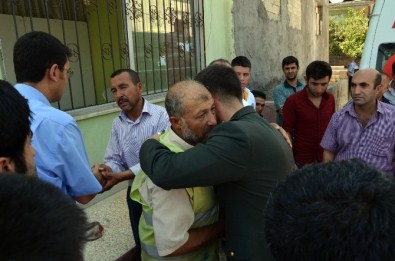 Şehit Ahmet Suna'nın Baba Evine Acı Haber Verildi.