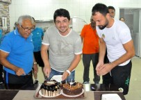 Alanyaspor'da Sportif Direktör Taner Savut'a Doğum Günü Sürprizi