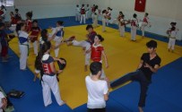 BERGAMA BELEDİYESPOR - Bergama'da Ordu Gibi Taekwondo Takımı
