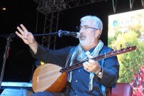 Düzce'de Vatan Ve Demokrasi Nöbetinin Son Gününde Esat Kabaklı Sahne Aldı