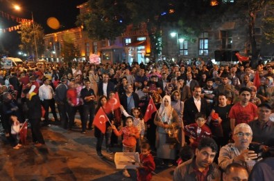 Kars'ta FETÖ'nün Darbe Girişimine Tepkiler Sürüyor