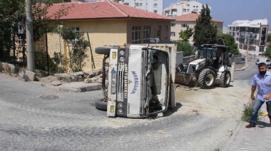 Kuşadası'nda Trafik Kazası; 3'Ü Ağır 5 Yaralı