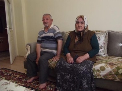 Yaşlı Çifti 'Savcıyım' Diyerek Dolandırdılar