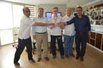 ENGİN AKIN - Altın Tekmeye Kutlama