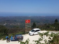 KURUGÖL - Akçakoca'nın En Yüksek Tepesine Türk Bayrağı