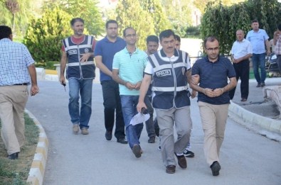 Karaman'da Gözaltına Alınan Üç Hakimden İkisi Tutuklandı