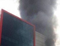 YANGıN YERI - Hastanede çıkan yangında can pazarı!