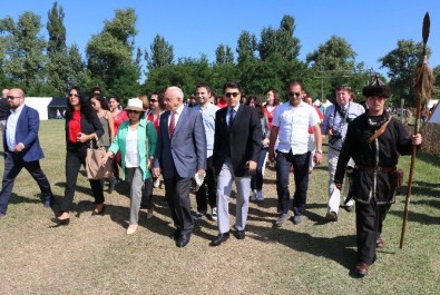 Darbeyi Püskürten Türkiye'nin Selamı Türk Kökenli 27 Millete İletildi