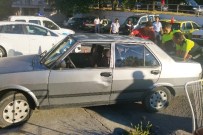 OTOBÜS TERMİNALİ - Otobüs İle Otomobilin Arasına Sıkışan Sürücü Yaralandı