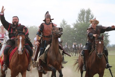 Türk Kökenli 27 Millet Toplandı