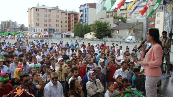 HDP'ye Ağrı tokadı!