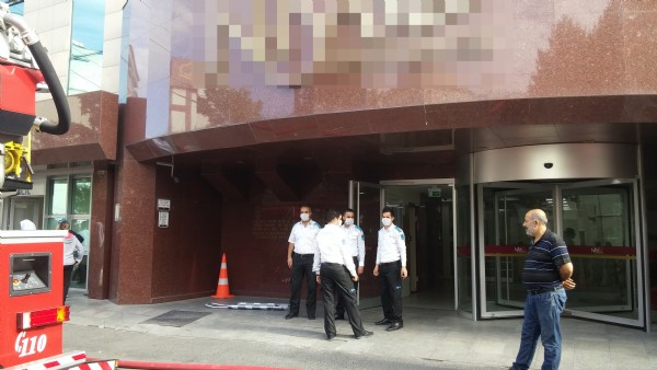 Hastanede çıkan yangında can pazarı!