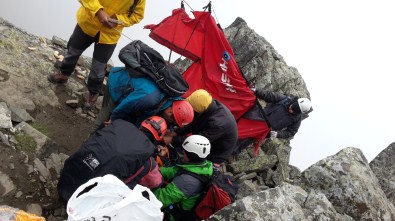 16 Yaşındaki Dağcı 40 Saatlik Operasyonla Kurtarıldı