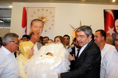 AK Parti'nin 15. Kuruluş Yılına Özel Fıstıklı Baklava Hazırlandı