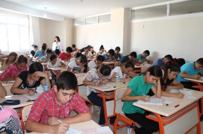 Büyükşehir Gençlik Merkezleri'nde Başarı Çıtası Zirvede