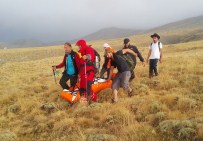 AMATÖR DAĞCI - Dağda Düşerek Yaralanan Amatör Dağcı AFAD Ekiplerince Kurtarıldı