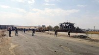 AKARYAKIT İSTASYONU - Diyarbakır'da Bombalı Araçla Saldırı