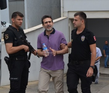 FETÖ Darbe Girişimi Sonrasında Trabzon'da Gözaltına Alınan 17 Akademisyen Adliyeye Sevk Edildi