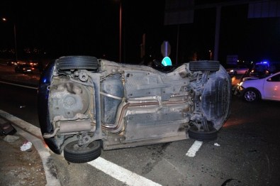 Otoyolda İki Araç Kafa Kafaya Çarpıştı Açıklaması 7 Yaralı