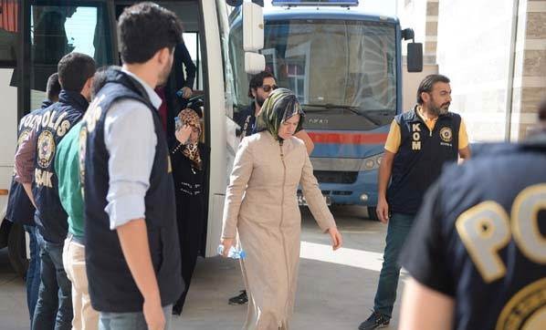 FETÖ'nün itirafçı ablası gerçek yüzlerini anlattı!