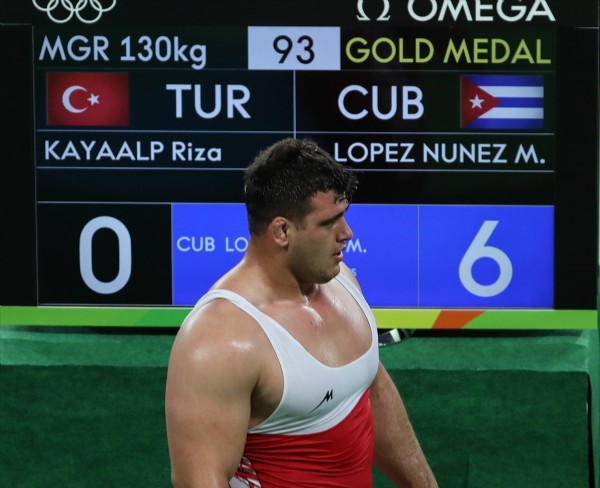 Rıza Kayaalp gümüş madalya kazandı.