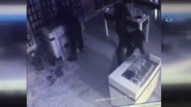40 Saniyede 50 Bin Liralık Hırsızlık Kamerada