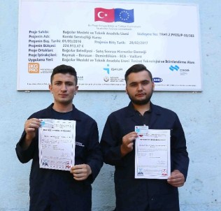 Bağcılarlı Gençler, Kombi Kursu İle Meslek Sahibi Oldu