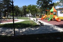 NİKAH SALONU - Engelsiz Parka Oyun Araçları Yerleştirildi