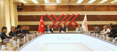YÖK Başkanı Saraç, AK Partili Akademisyen Milletvekilleriyle Bir Araya Geldi