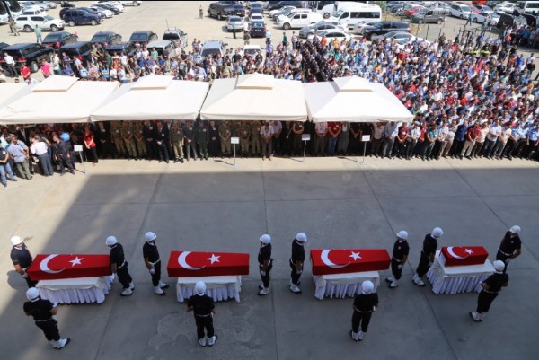 Şehitler memleketlerine uğurlandı