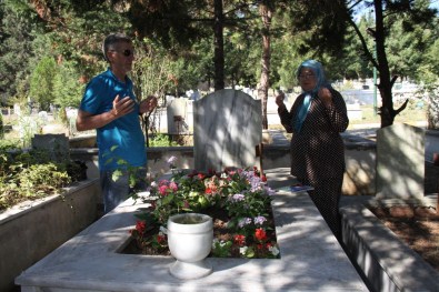 17 Ağustos Kurbanları Mezarları Başında Anıldı