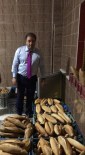 Başkan Kılıç, Gramajı Eksik Olan Ekmekleri İşçilere Dağıttı