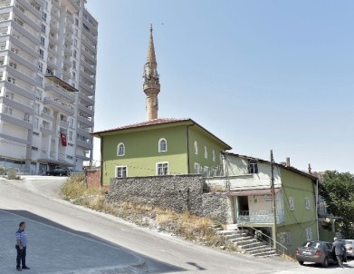 Çağlayan Mahallesi'ne Selçuklu Mimarisiyle Yeni Cami