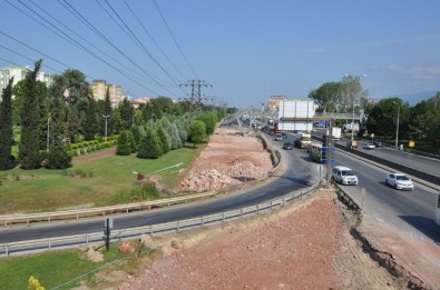 D-100 Karayolu'nun Yahya Kaptan Geçişinde Genişletme Çalışması Yapılacak