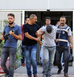 Hırsızlık Zanlılarının 5 Yıldızlı Tatiline Polis Baskını