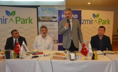 İSTOK Ağustos Ayı Toplantısı MÜSİAD İzmir'in Ev Sahipliğinde Yapıldı