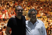 Şov Dünyasında Uluslararası Güç Birliği