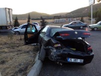 BOZKÖY - Üniversite Kaydından Dönerken Kaza Yaptılar