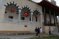 Vali Azizoğlu, Muhammed Lutfi Efe'nin Türbesini Ziyaret Etti