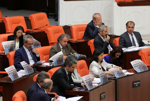 TBMM Genel Kurulu'ndan gerginlik