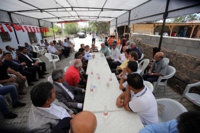 Başkan Yaşar, Şehit Halisdemir'in Ailesini Ziyaret Etti