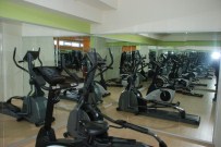 BUZ PATENİ - Büyükşehir Belediyesi Spor AŞ Tesisleri İlgi Büyük